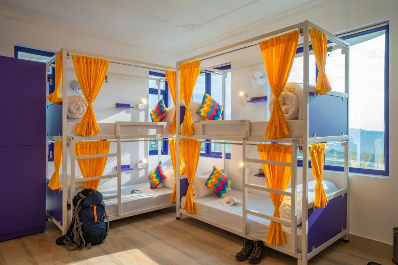 Gostops Bir, Landing Site Bagian luar foto
