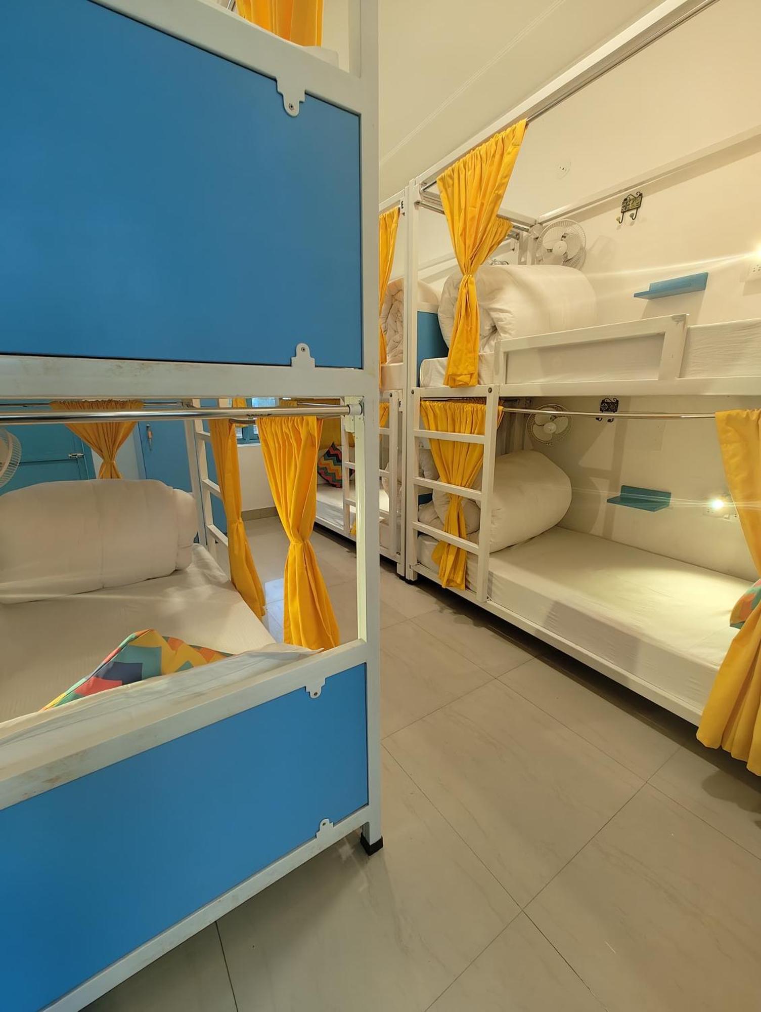 Gostops Bir, Landing Site Bagian luar foto